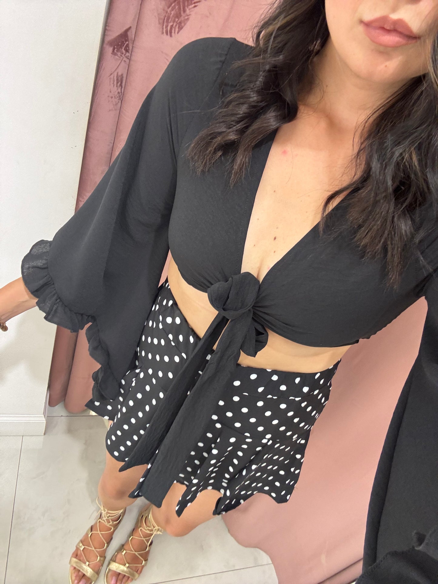 Camicia crop con manica a campana - nero
