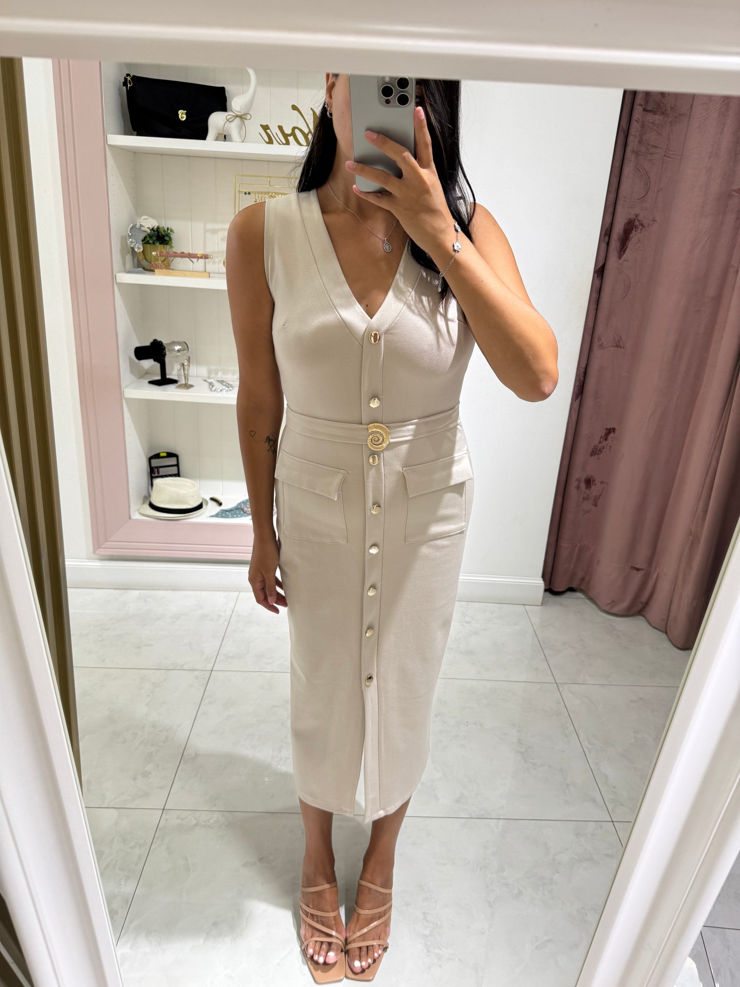 Tubino lungo con bottoni - beige