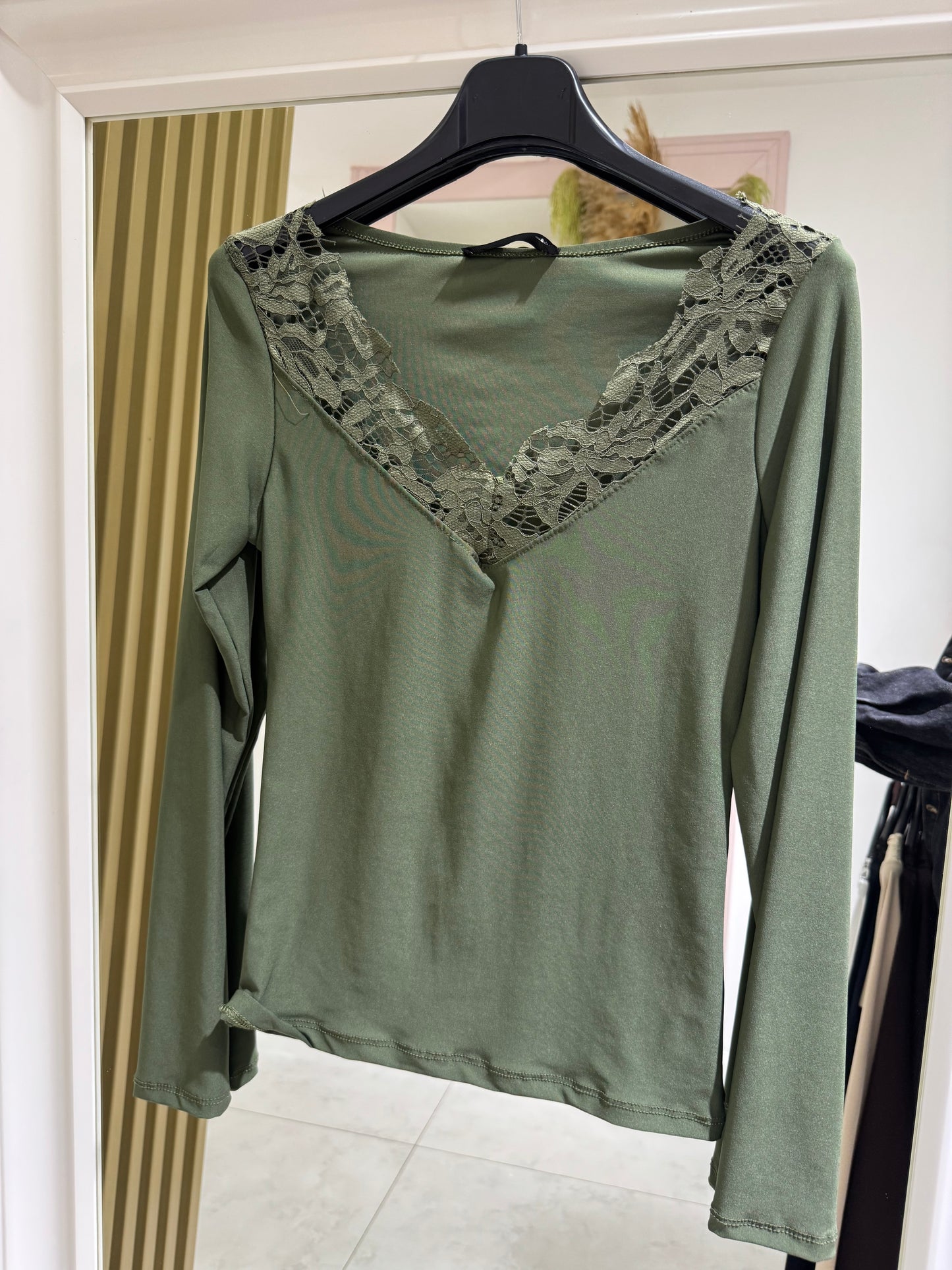 Maglia in lycra con pizzo